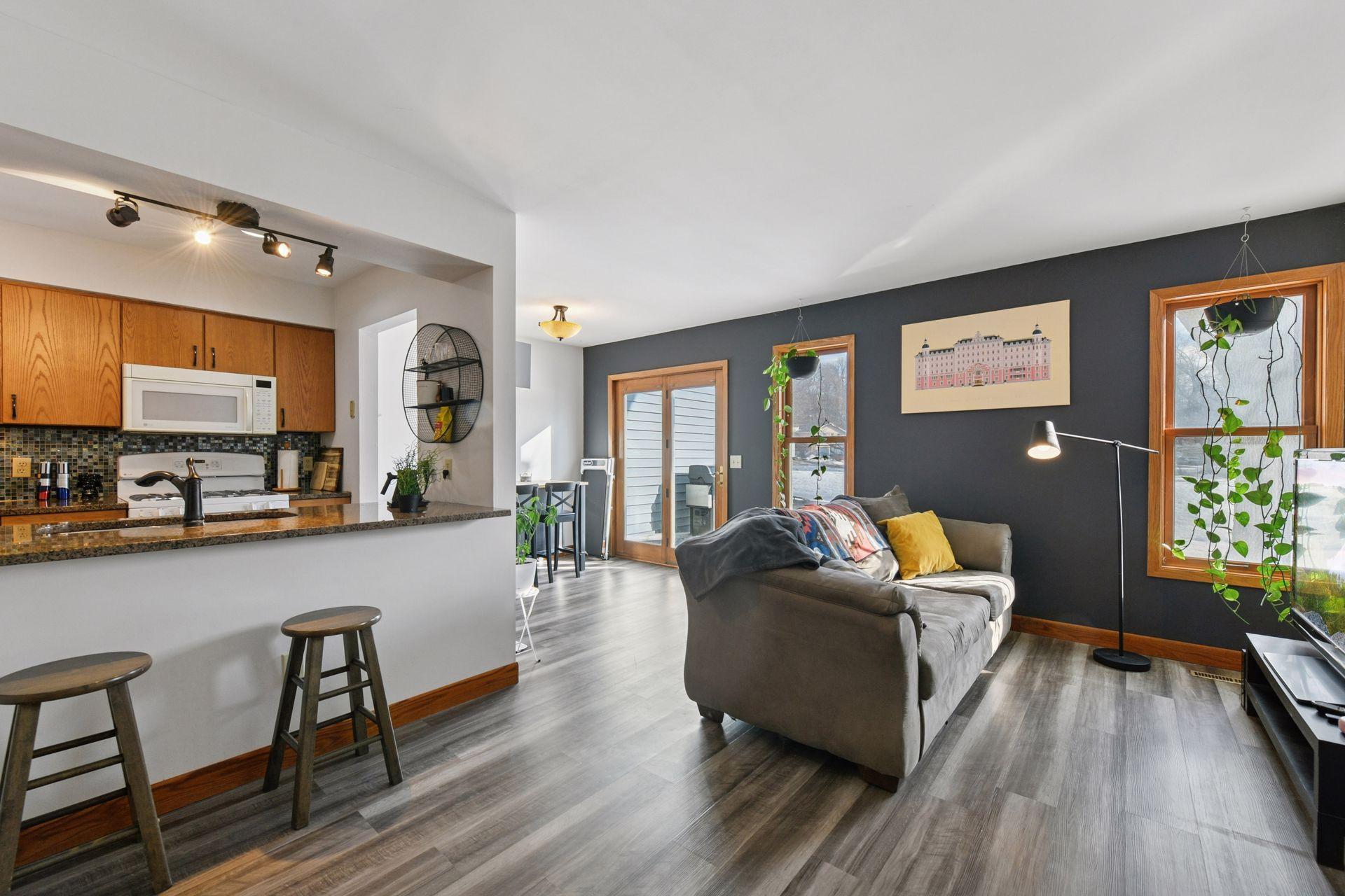 7307 Amber Lane Eden Prairie, MN 55346 - Photo 2 of 19