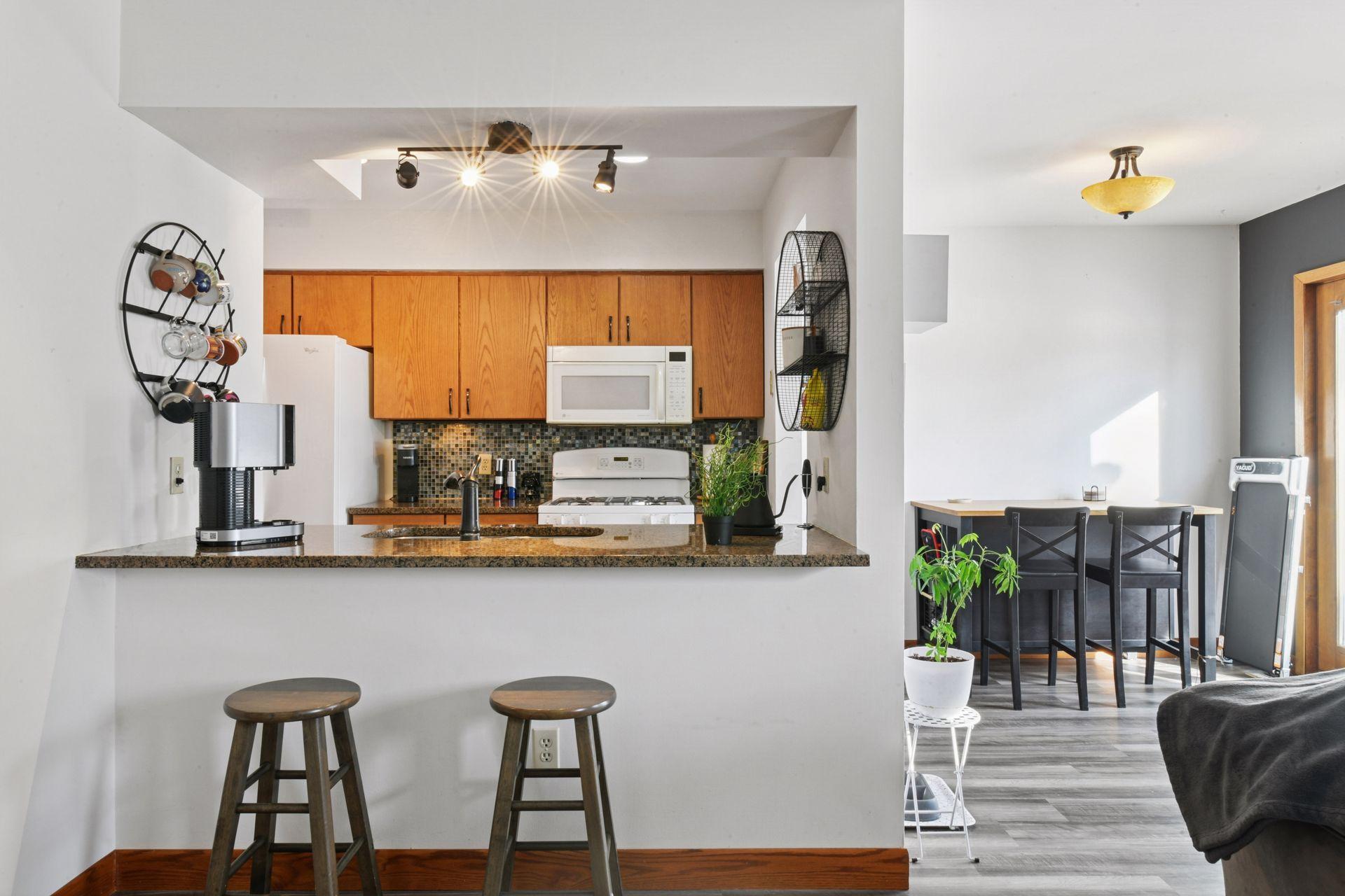 7307 Amber Lane Eden Prairie, MN 55346 - Photo 5 of 19