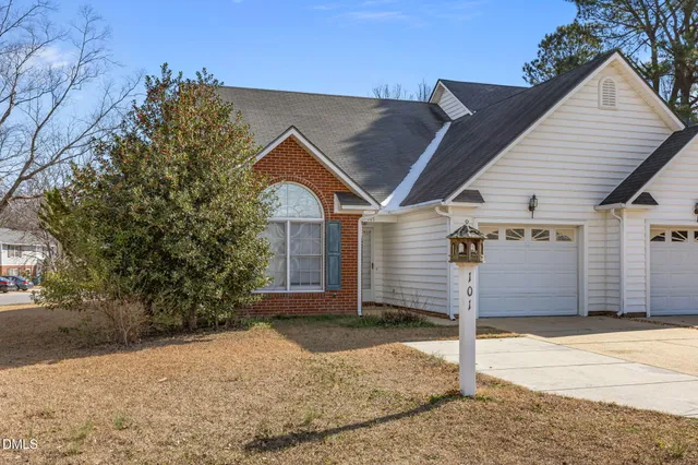 $1,300 | 101 Fairwoods Court, Dunn, NC 28334