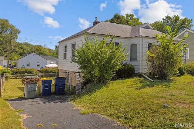 $130,000 | 3548 St Genevieve Lane, St. Ann, MO 63074