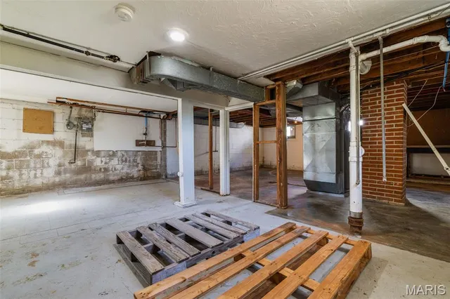 $130,000 | 3548 St Genevieve Lane, St. Ann, MO 63074