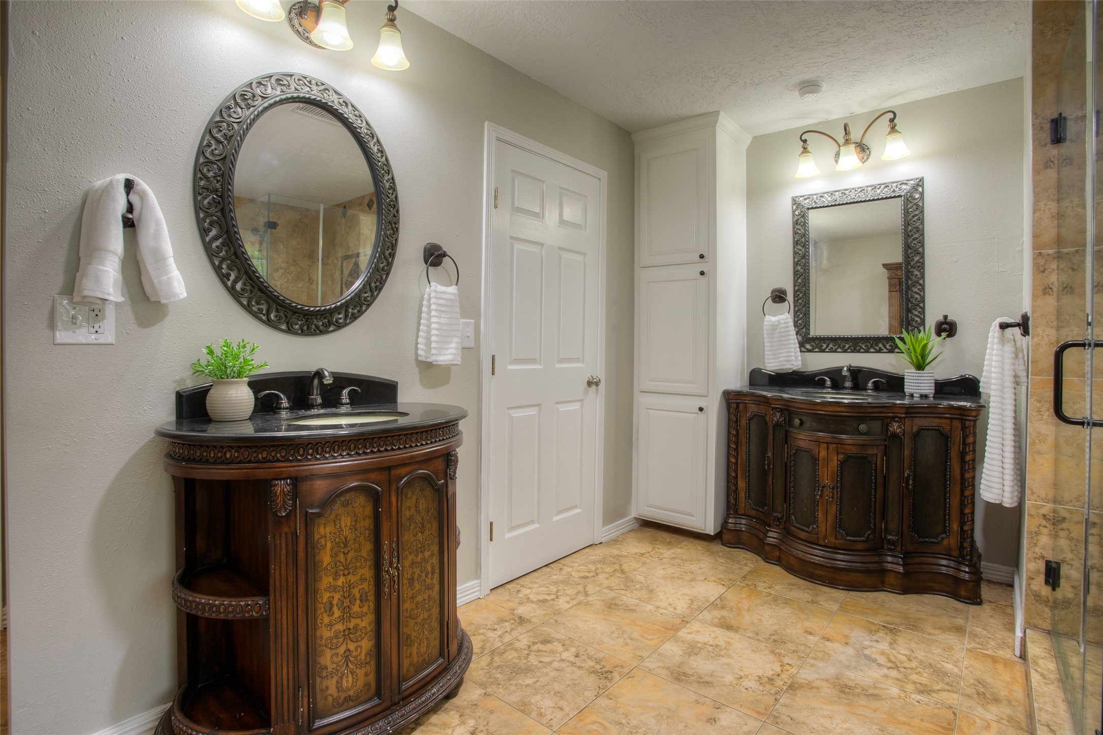 6016 Teas Nursery Road Conroe, TX 77304 - Photo 23 of 50 Double vanities.