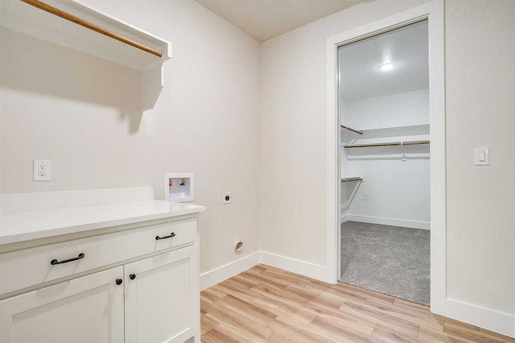 217 Kilkenny Road Poolville, TX 76487 - Photo 33 of 40 a view of an empty walk in closet
