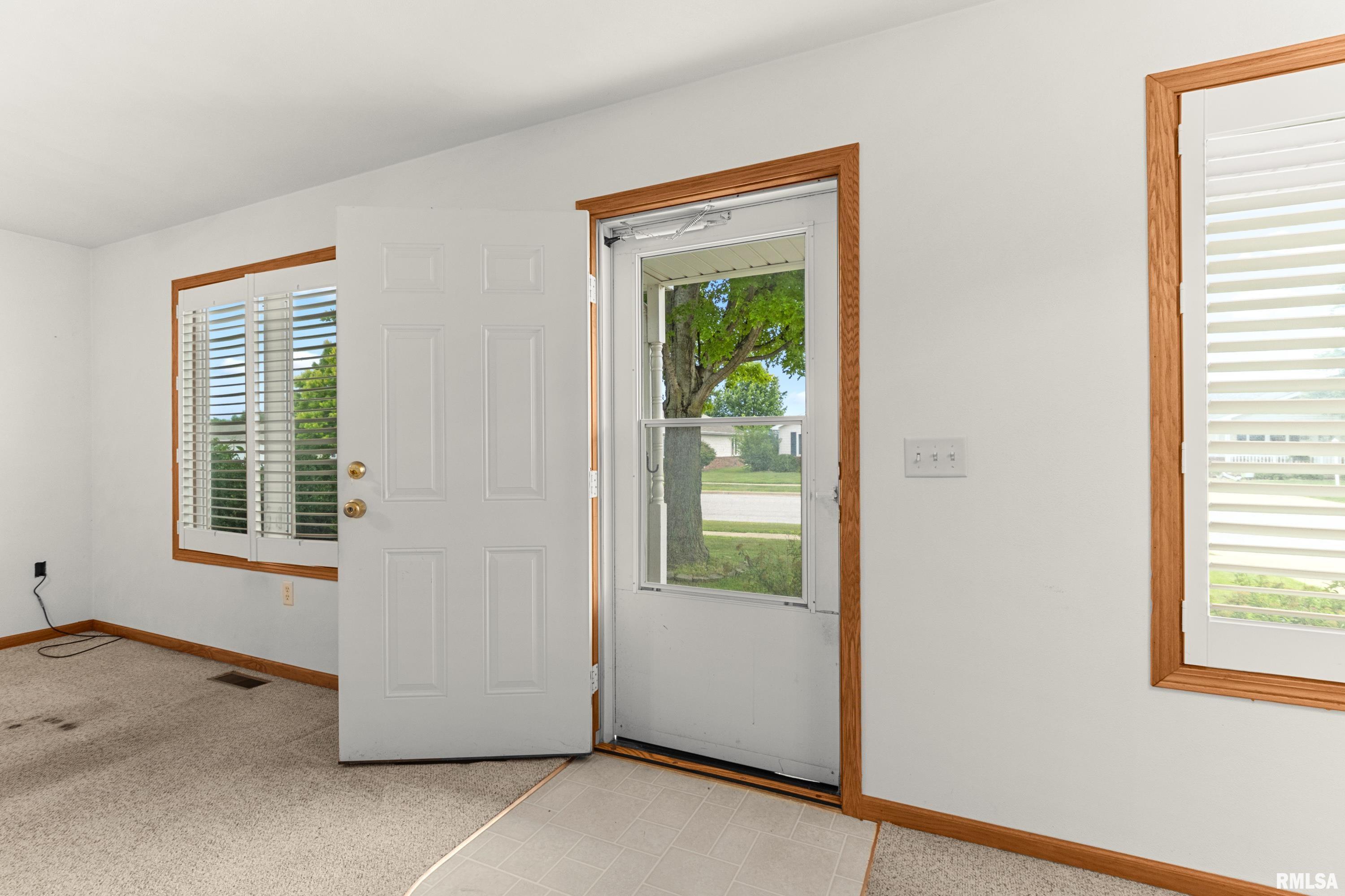 207 Easy Street Washington, IL 61571 - Photo 7 of 31 Gallery Image 7