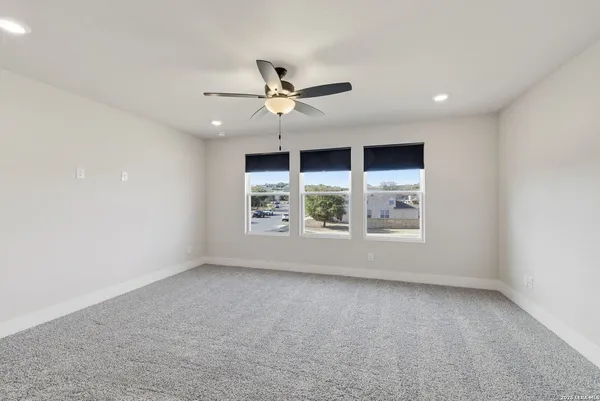 $427,990 | 7230 Walkers Loop, Live Oak, TX 78233