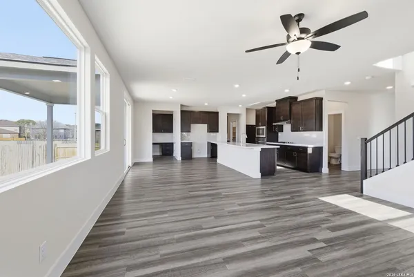 $427,990 | 7230 Walkers Loop, Live Oak, TX 78233