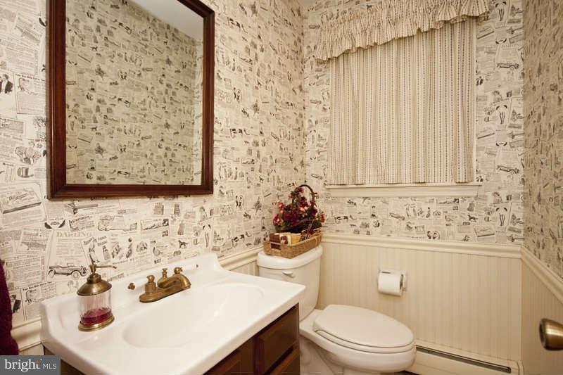 14532 Manor Road Phoenix, MD 21131 - Photo 19 of 30 Powder Room