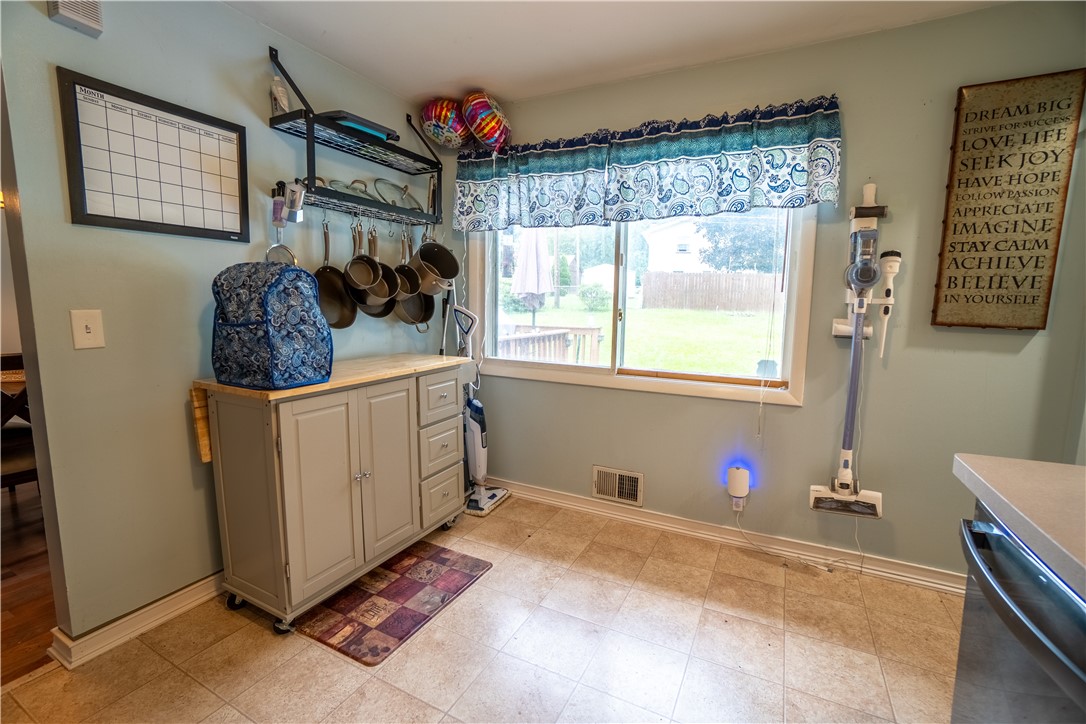 49 Gateway Road Chili, NY 14624 - Photo 12 of 32 Gallery Image 12