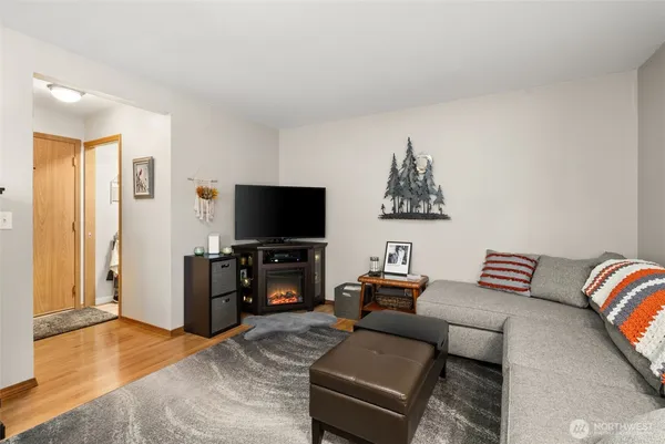 $595,000 | 17502 51st St Court East, Lake Tapps, WA 98391