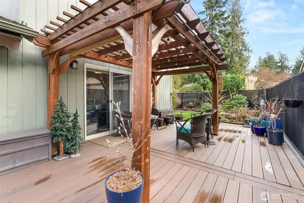 $595,000 | 17502 51st St Court East, Lake Tapps, WA 98391