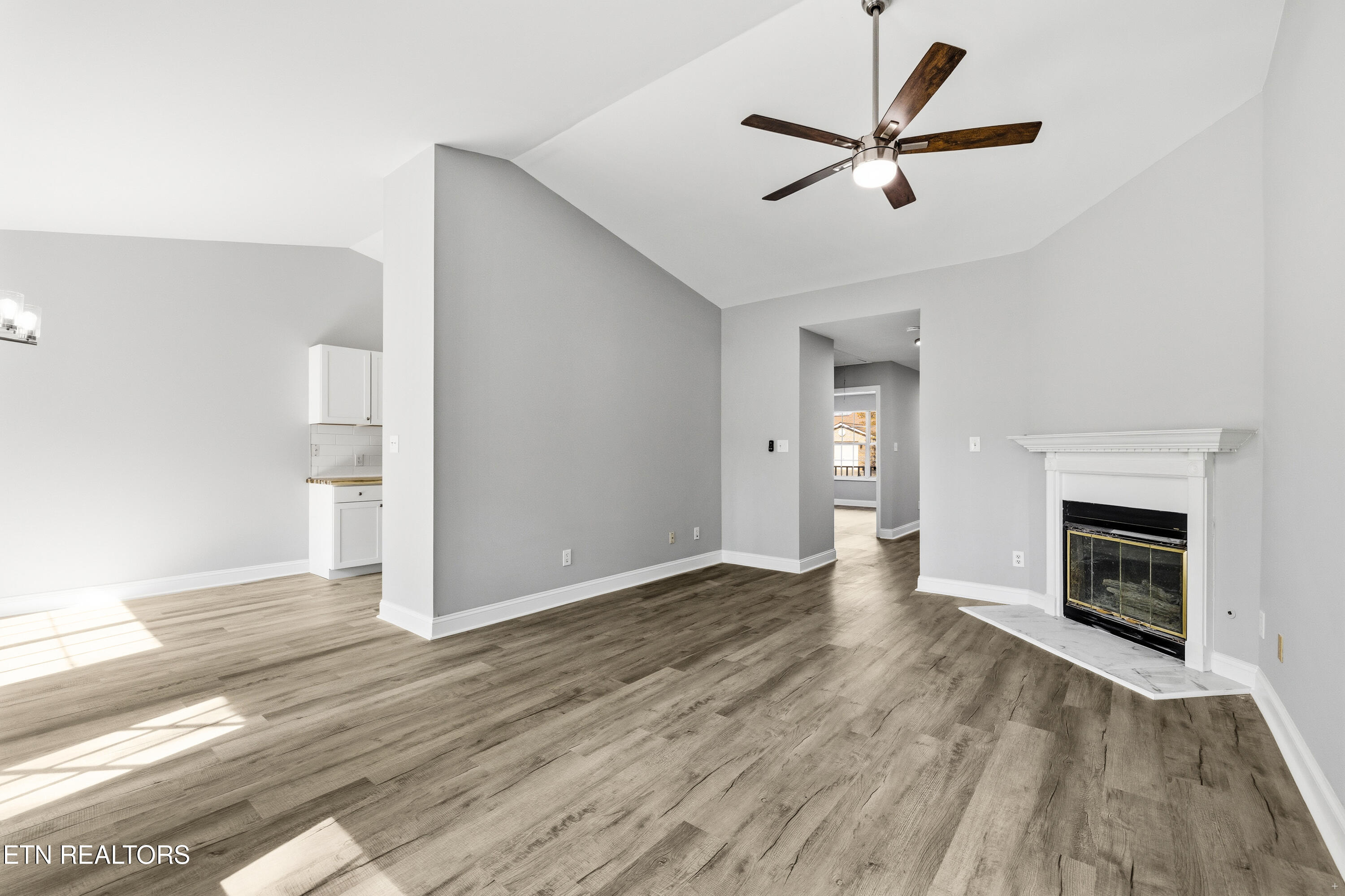 10020 Gate Post Way Knoxville, TN 37931 - Photo 7 of 19 Living Room