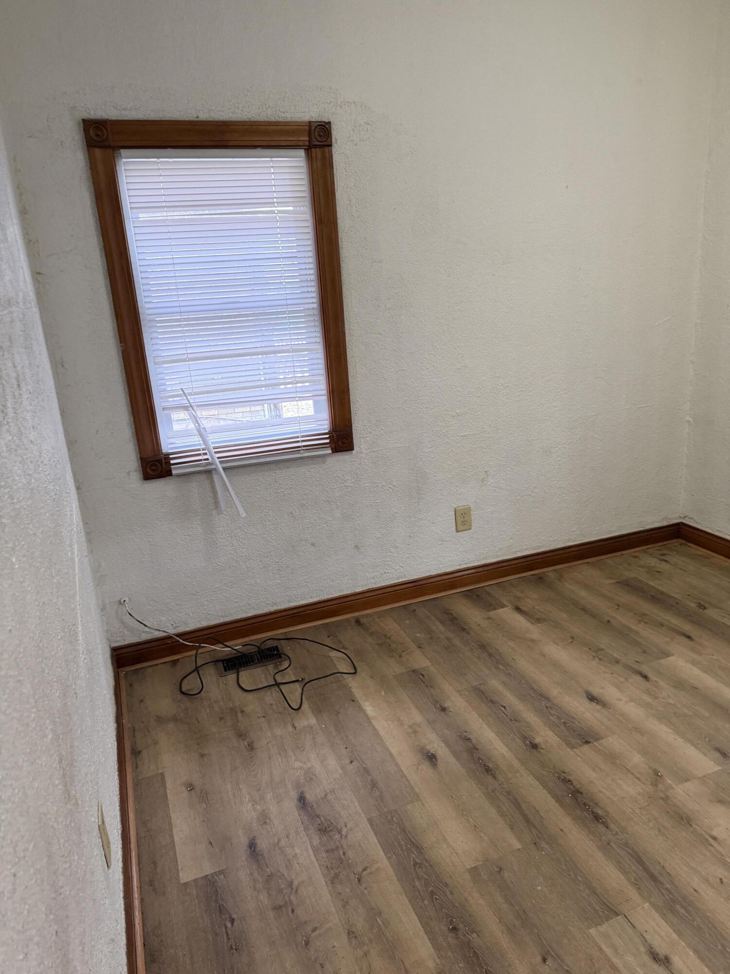 346 Richard Gordon Hatcher Boulevard Gary, IN 46404 - Photo 9 of 14 1500x2000