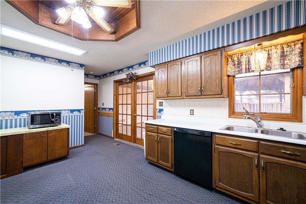 1402 Southeast Moore Road St. Joseph, MO 64504 - Photo 13 of 45