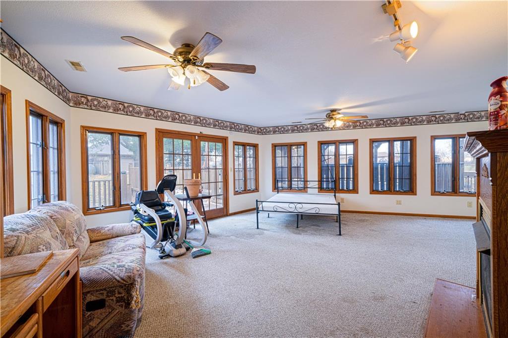 1402 Southeast Moore Road St. Joseph, MO 64504 - Photo 18 of 45