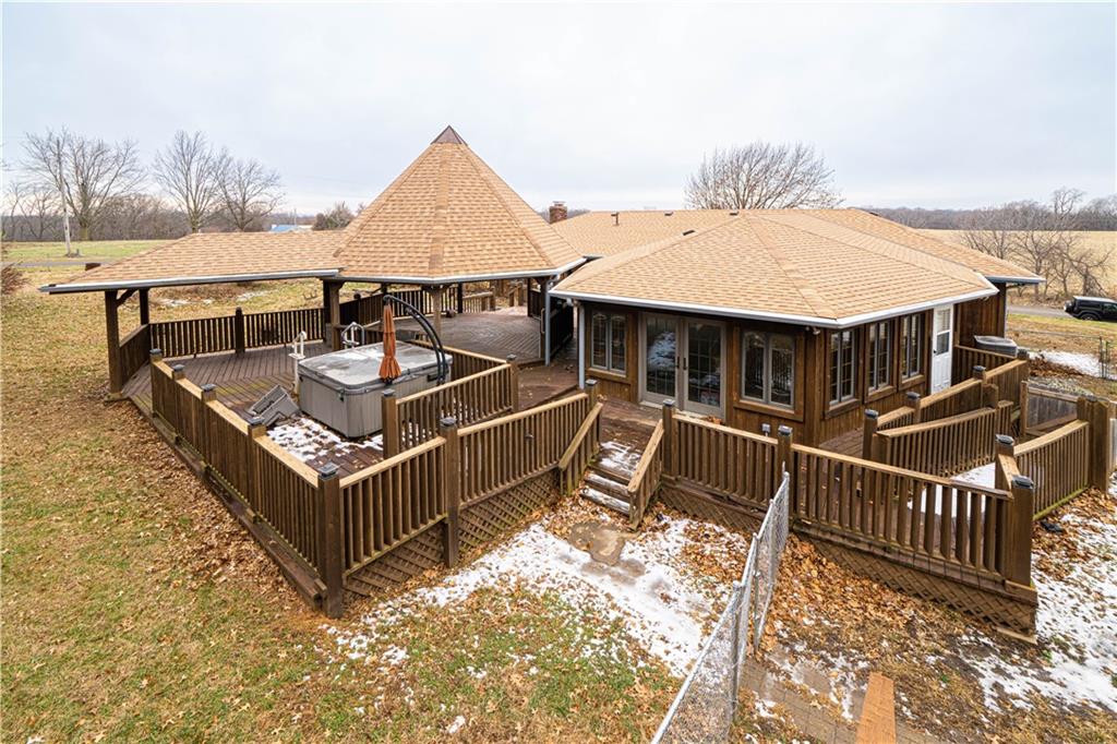 1402 Southeast Moore Road St. Joseph, MO 64504 - Photo 27 of 45