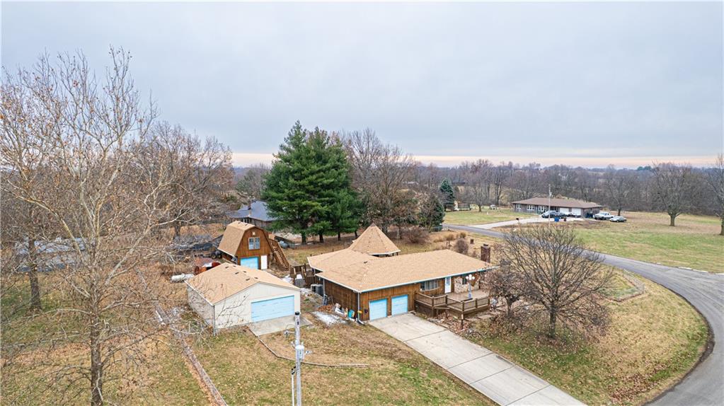 1402 Southeast Moore Road St. Joseph, MO 64504 - Photo 30 of 45