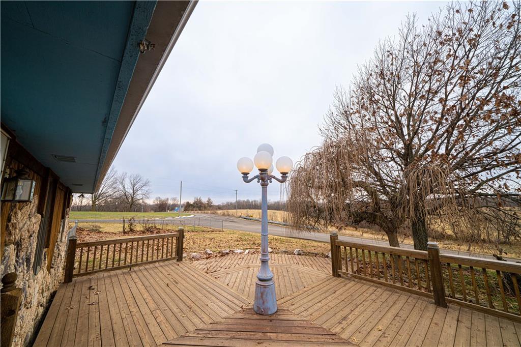 1402 Southeast Moore Road St. Joseph, MO 64504 - Photo 3 of 45