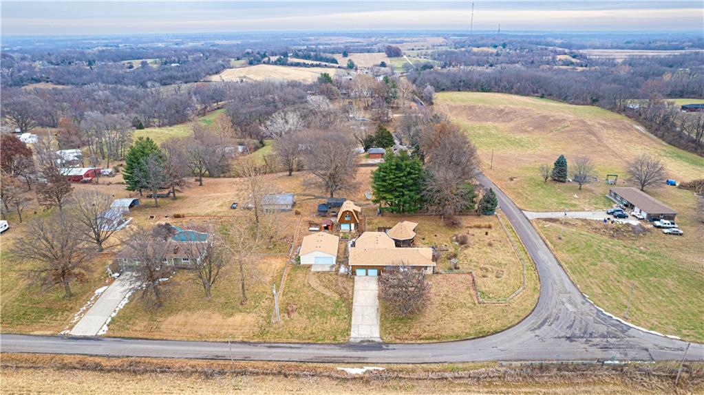 1402 Southeast Moore Road St. Joseph, MO 64504 - Photo 32 of 45