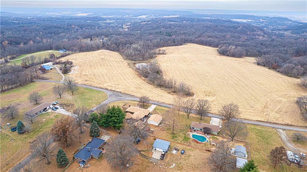 1402 Southeast Moore Road St. Joseph, MO 64504 - Photo 35 of 45