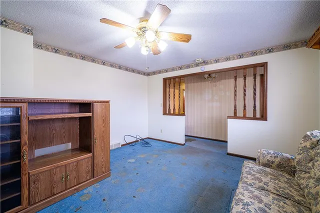 $359,900 | 1402 Southeast Moore Road, St. Joseph, MO 64504