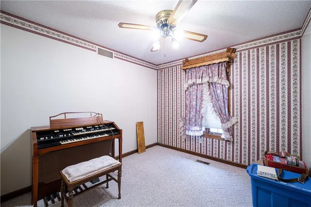 $359,900 | 1402 Southeast Moore Road, St. Joseph, MO 64504