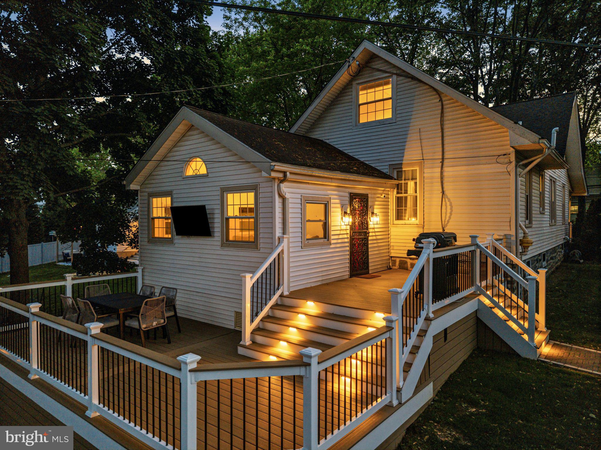 93 Saxer Avenue Springfield, PA 19064 - Photo 2 of 47