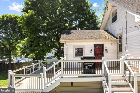 $600,000 | 93 Saxer Avenue, Springfield, PA 19064
