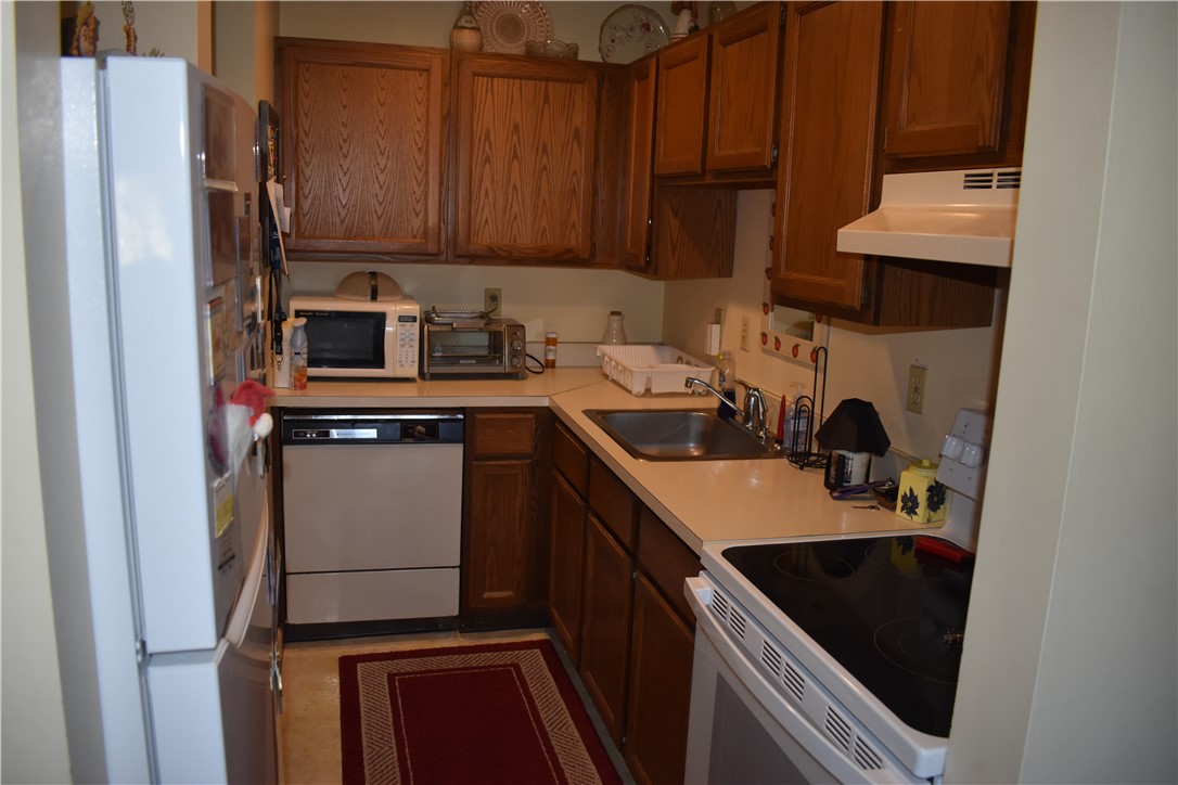 3524 West Shore Road, Unit 222 Warwick, RI 02886 - Photo 7 of 16