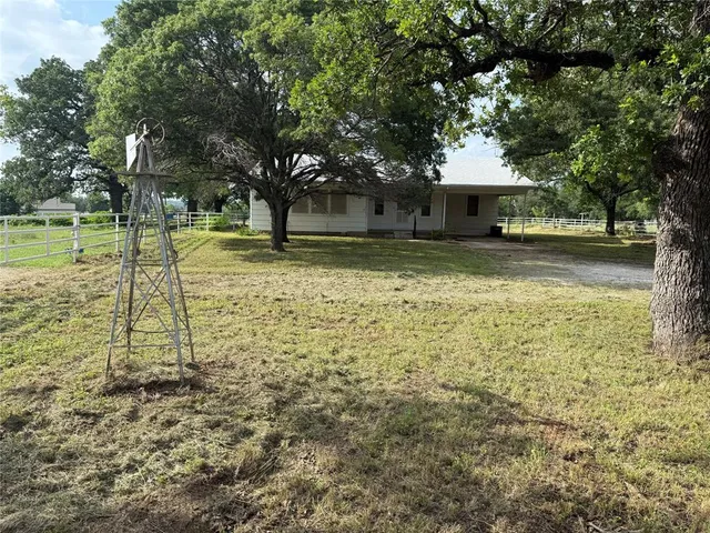$349,900 | 820 Goshen Road, Springtown, TX 76082