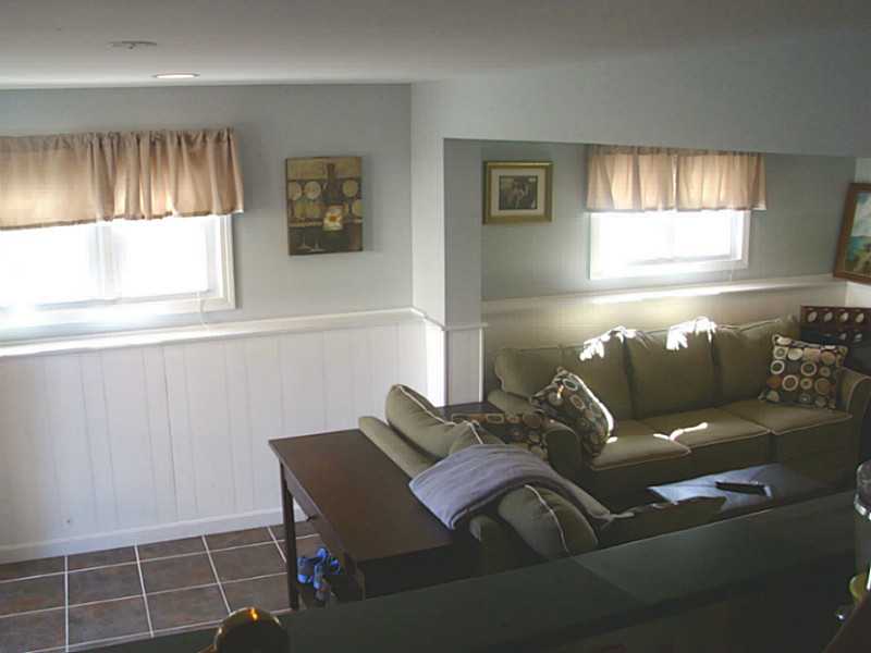 27 Fields View Road Westerly, RI 02808 - Photo 20 of 25 Den/Family/Great Room.