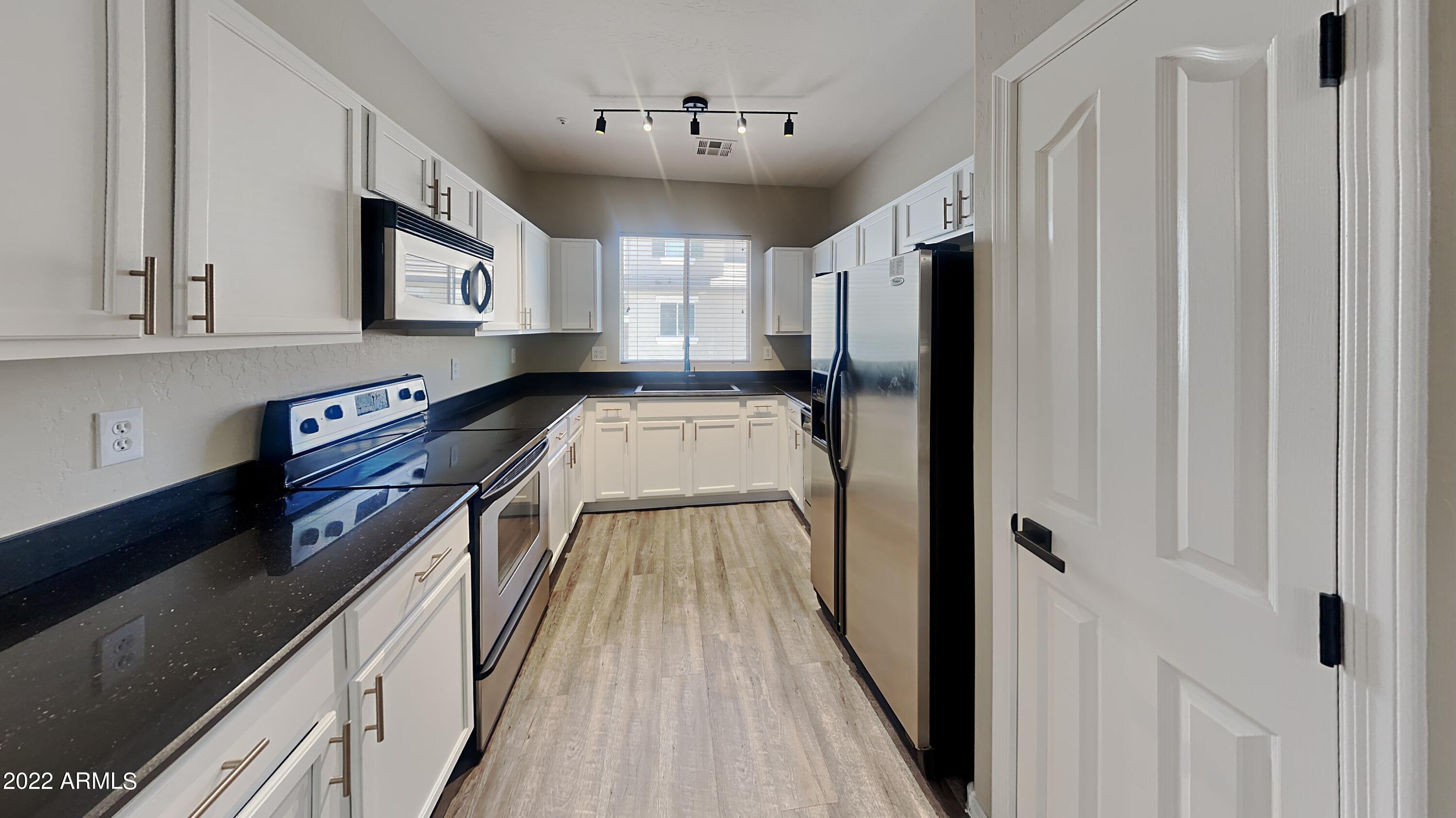160 West Laurel Court Gilbert, AZ 85233 - Photo 2 of 8 4_Image_ze3HCW2Oy6