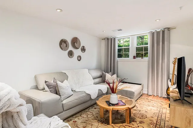 $665,000 | 819 West Michigan Street, New Buffalo, MI 49117