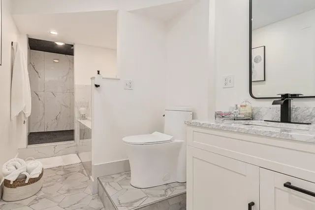 $665,000 | 819 West Michigan Street, New Buffalo, MI 49117