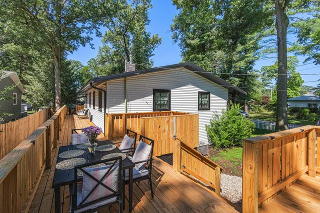 $665,000 | 819 West Michigan Street, New Buffalo, MI 49117