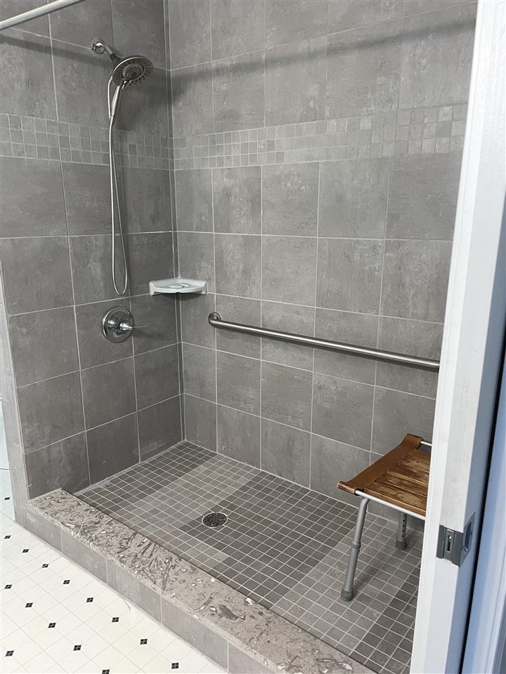 5195 Lobdell Fenton, MI 48430 - Photo 38 of 79 50071685-39.JPG