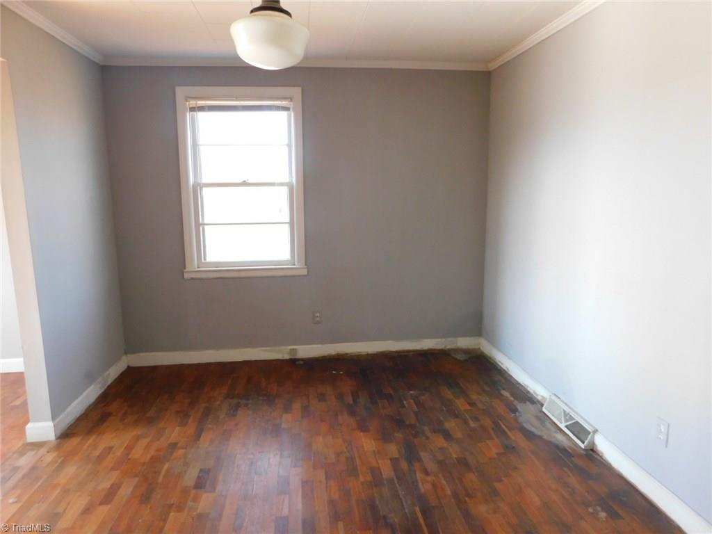 1045 Riverside Circle Eden, NC 27288 - Photo 8 of 11 Gallery Image 8