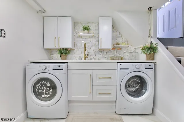 $495,000 | 327 Roosevelt Lane, Kenilworth, NJ 07033