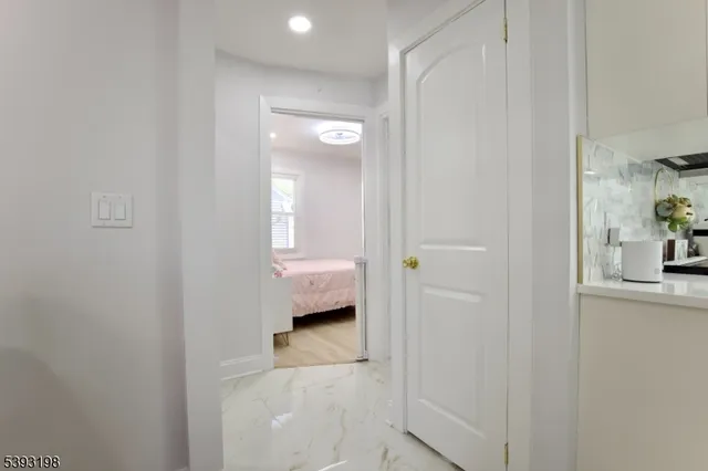 $495,000 | 327 Roosevelt Lane, Kenilworth, NJ 07033