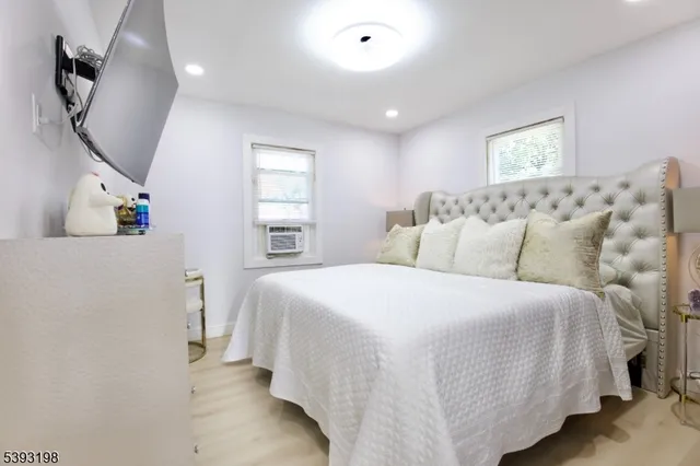 $495,000 | 327 Roosevelt Lane, Kenilworth, NJ 07033