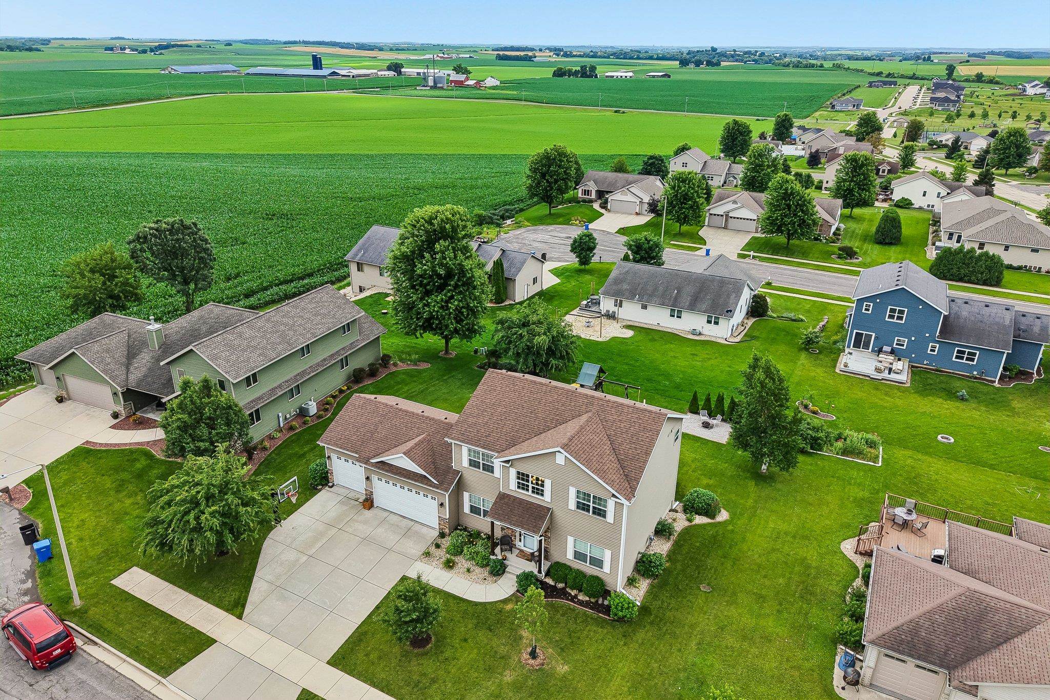 406 Chelsea Way Dane, WI 53529 - Photo 2 of 58