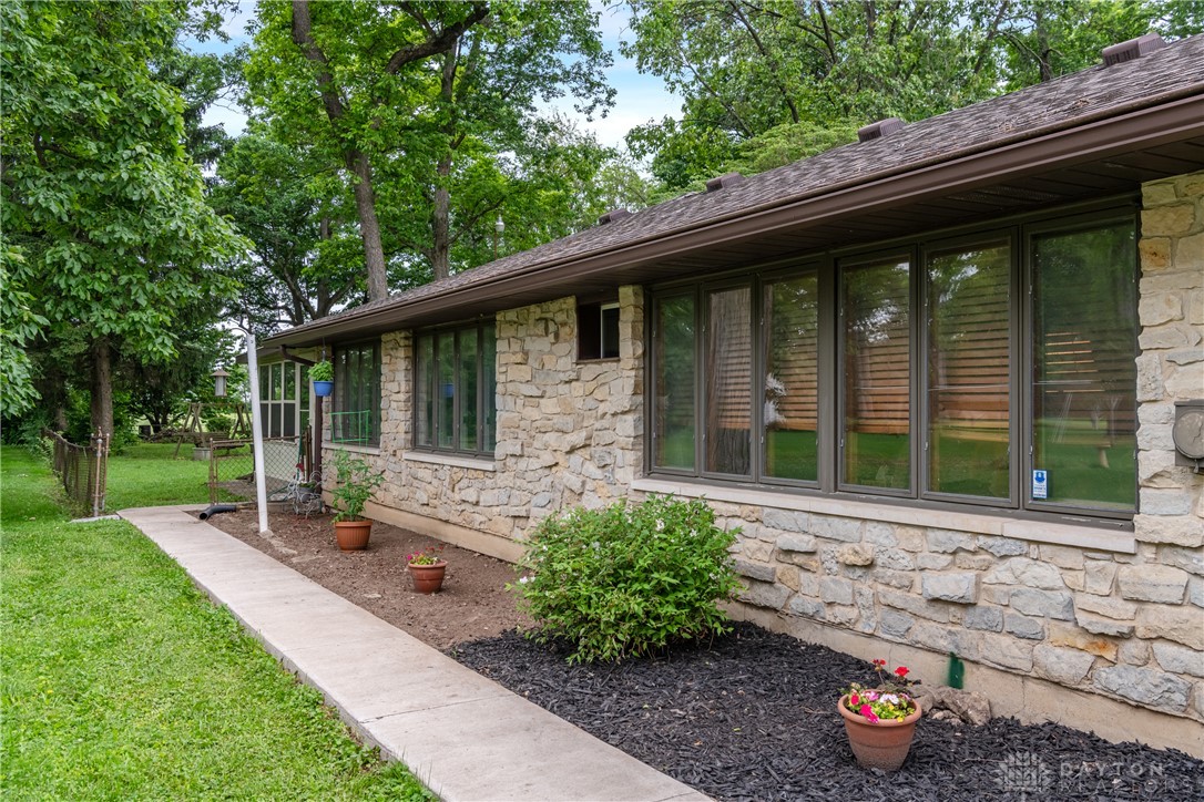 5049 West Enon Road Fairborn, OH 45324 - Photo 37 of 58