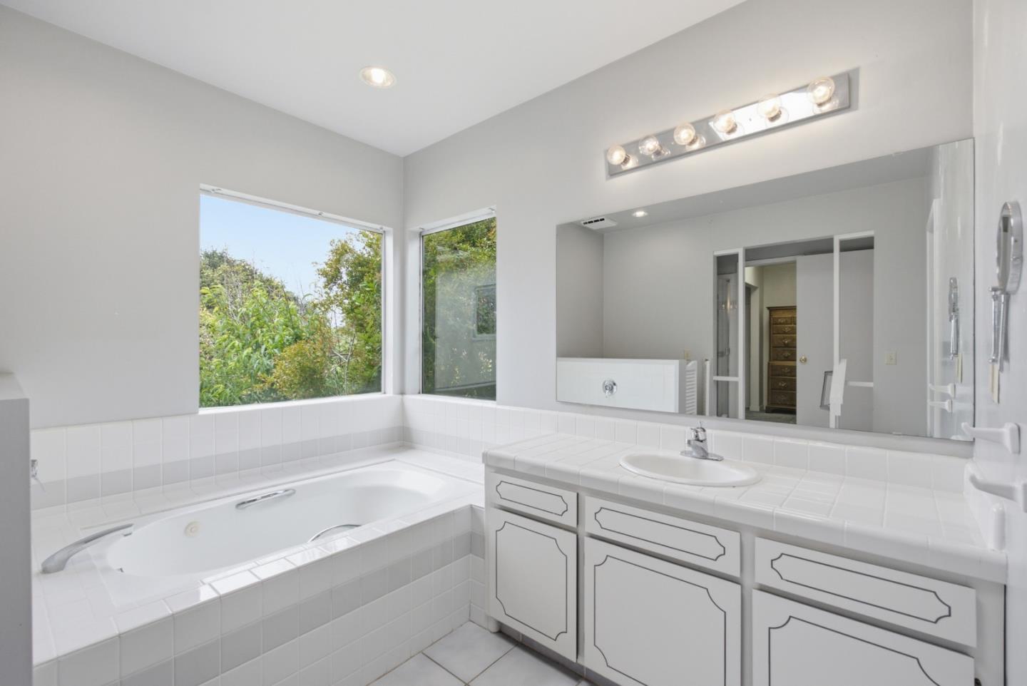 15269 Century Oak Road Salinas, CA 93907 - Photo 14 of 25