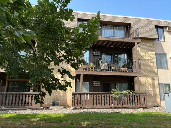 $89,900 | 3421 Kent Street, Unit 603, Shoreview, MN 55126