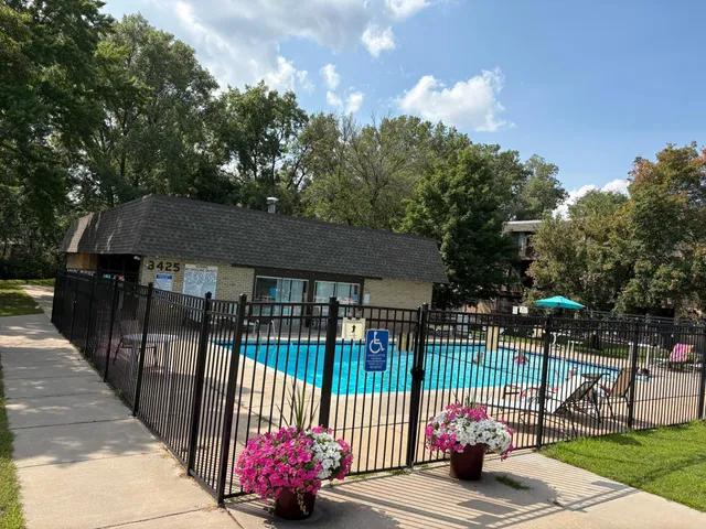 $94,000 | 3421 Kent Street, Unit 603, Shoreview, MN 55126