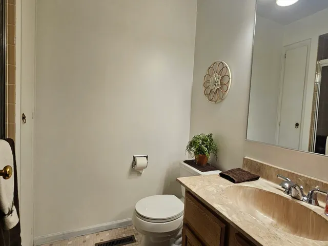 $309,800 | 230 Windsor Lane, Unit A, Willowbrook, IL 60527