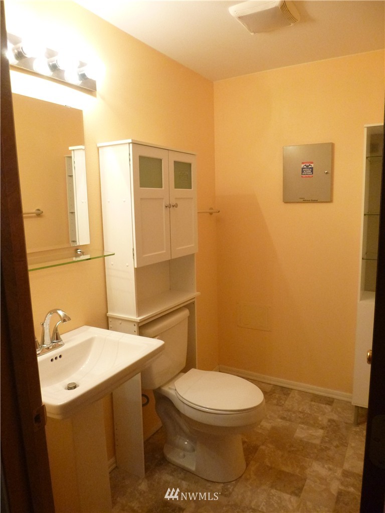 815 South 27th Street Renton, WA 98055 - Photo 14 of 21