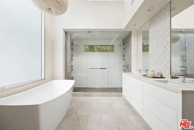 $4,295,000 | 2654 Roscomare Road, Los Angeles, CA 90077