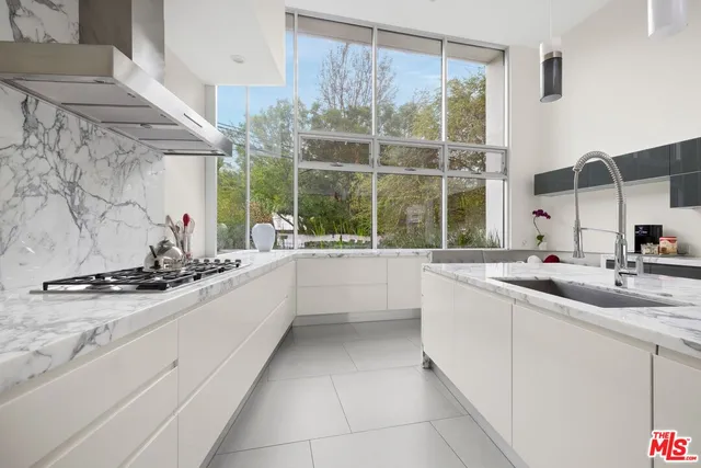 $4,295,000 | 2654 Roscomare Road, Los Angeles, CA 90077