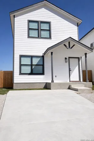 $1,900 | 147 Vine Street, San Antonio, TX 78210