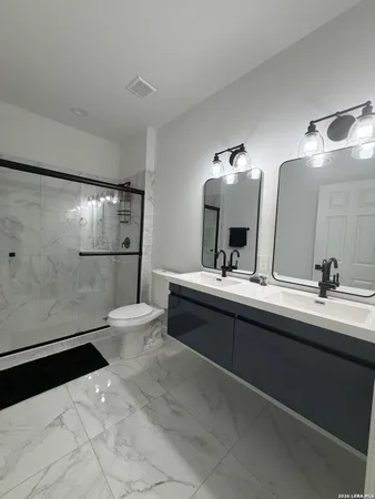 $1,800 | 147 Vine Street, San Antonio, TX 78210